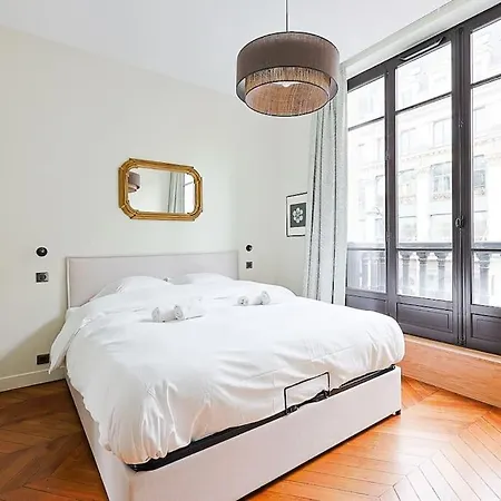 New 4 Star In Central Apartment Paris