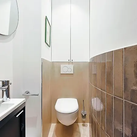 New 4 Star In Central Apartment Paris